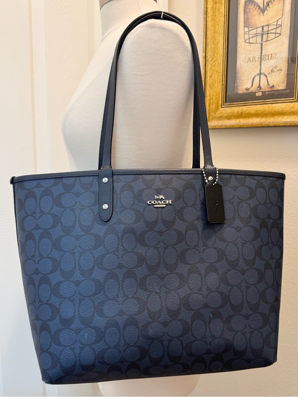 Coach City Tote Reversible Large Canvas Signature Tote Bag Navy Cream GUC